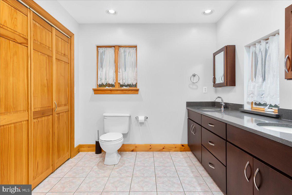 19333 Porterstown Road Keedysville, MD 21756 - Photo 24 of 78 Primary suite