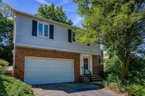 $325,000 | 3820 Meadowbrook Boulevard, University Heights, OH 44118