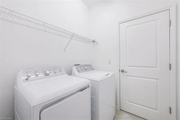 $2,700 | 2434 Orchard Street, Naples, FL 34120