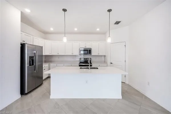 $2,700 | 2434 Orchard Street, Naples, FL 34120