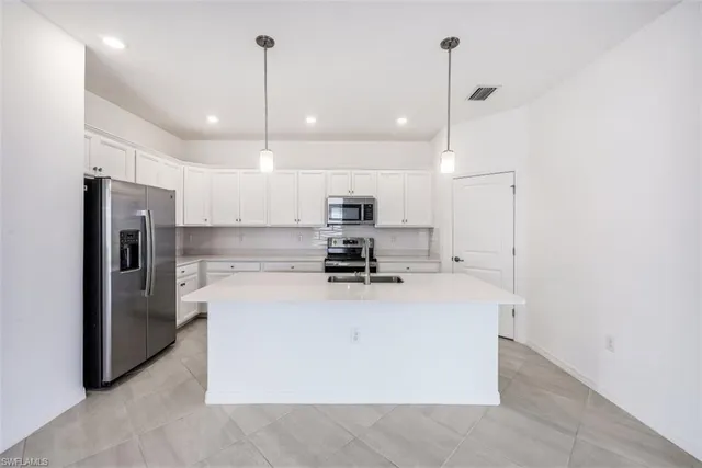 $3,100 | 2434 Orchard Street, Naples, FL 34120