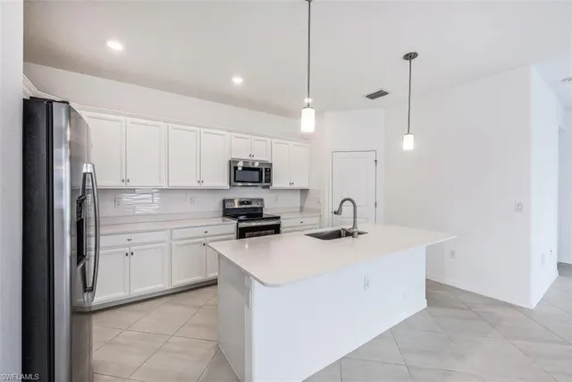 $3,100 | 2434 Orchard Street, Naples, FL 34120