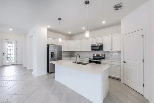 $2,700 | 2434 Orchard Street, Naples, FL 34120