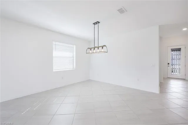 $3,100 | 2434 Orchard Street, Naples, FL 34120