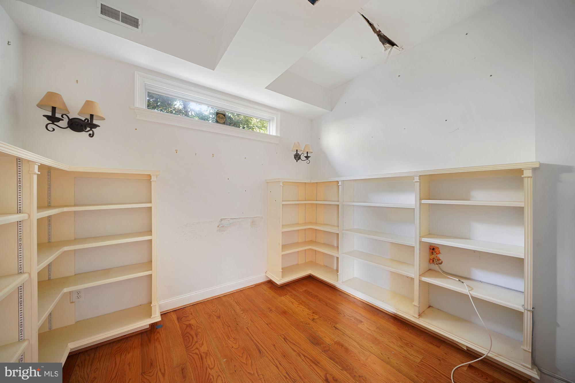 505 Park Road Northwest Washington, DC 20010 - Photo 8 of 25 Gallery Image 8