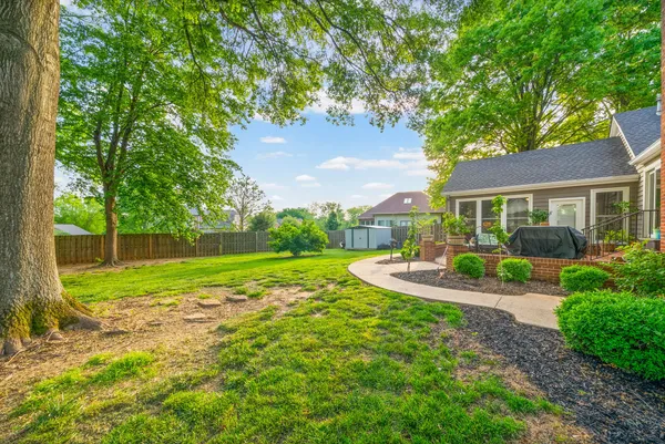 $450,000 | 205 Fairfax Avenue, Hopkinsville, KY 42240