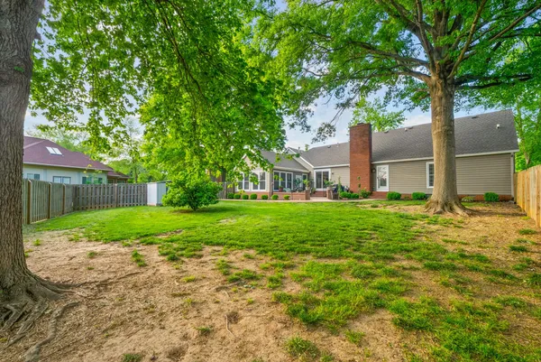 $450,000 | 205 Fairfax Avenue, Hopkinsville, KY 42240