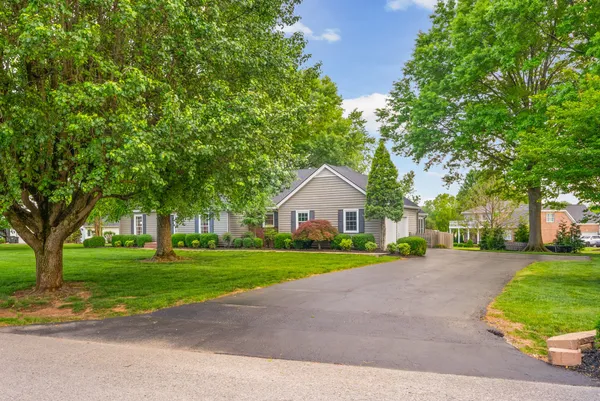 $450,000 | 205 Fairfax Avenue, Hopkinsville, KY 42240