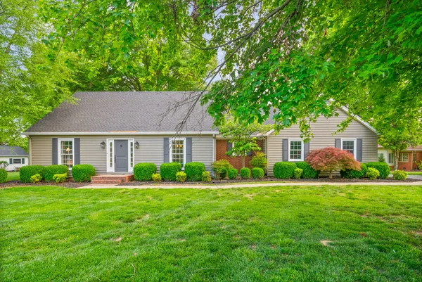 $450,000 | 205 Fairfax Avenue, Hopkinsville, KY 42240