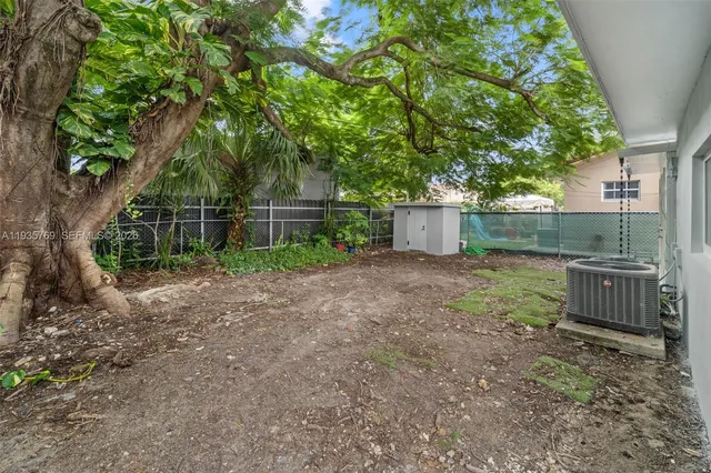 $3,400 | 3500 Southwest 25th Street, Miami, FL 33133