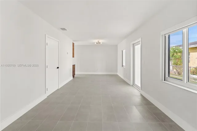 $3,400 | 3500 Southwest 25th Street, Miami, FL 33133