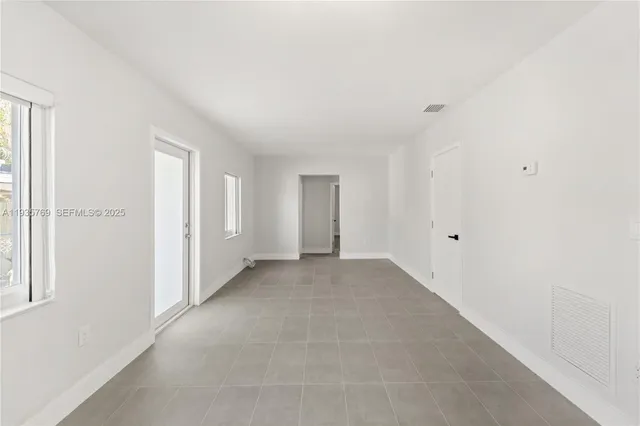 $3,550 | 3500 Southwest 25th Street, Miami, FL 33133