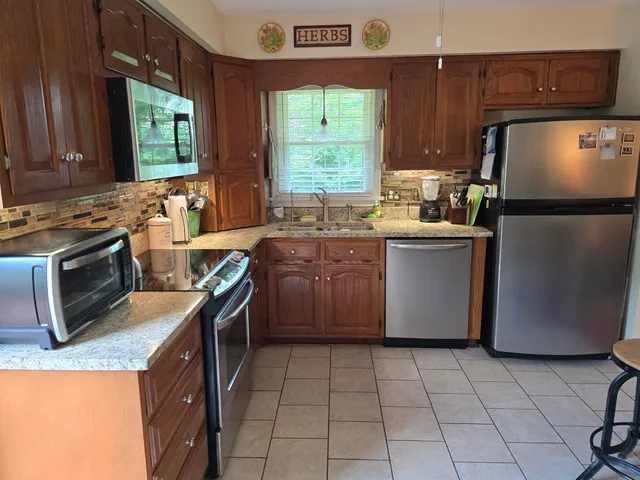 $377,500 | 3302 Kenwick Trail, Roanoke, VA 24018