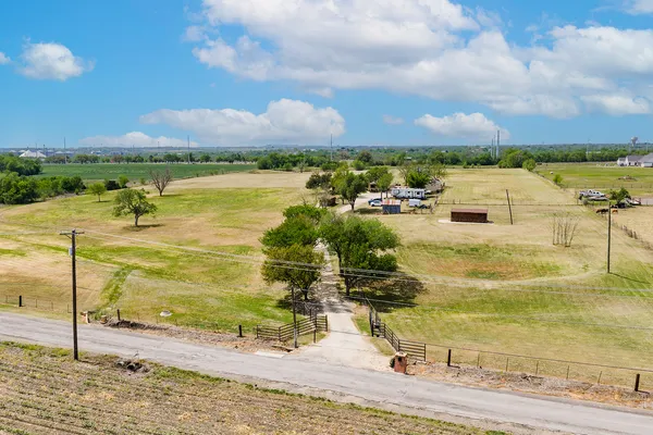 $825,000 | 1001 Gravel Pit Road, Taylor, TX 76574
