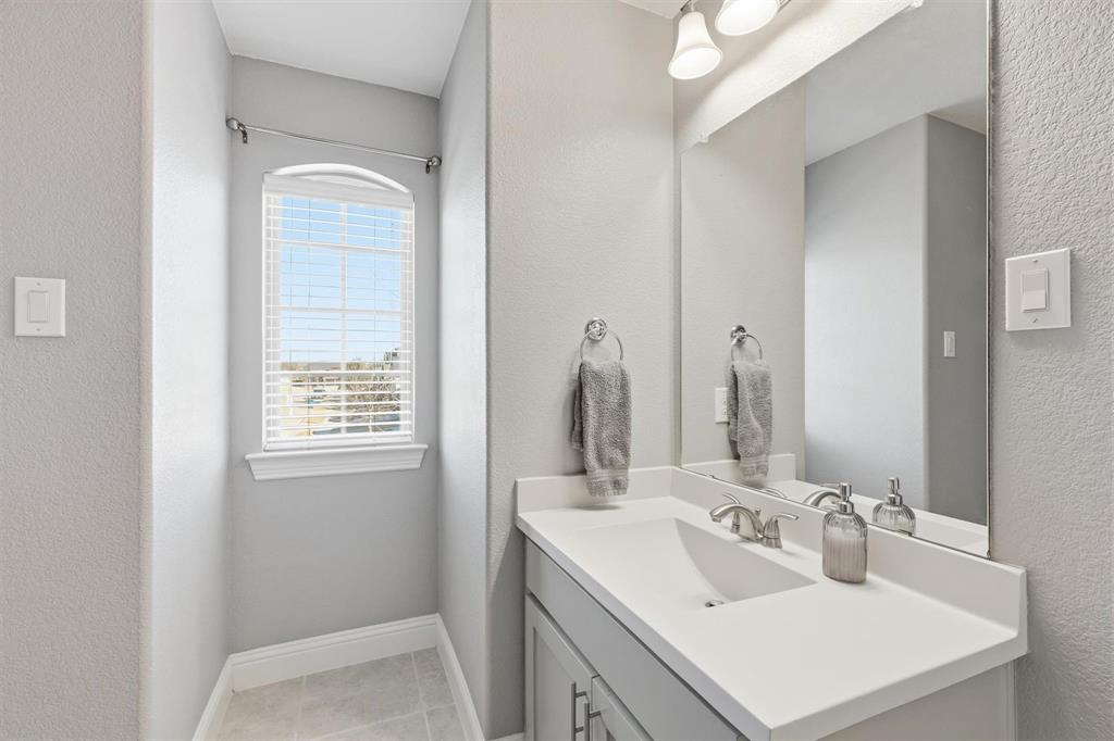 6371 Whiskerbrush Road Flower Mound, TX 76226 - Photo 28 of 38 En suite bathroom #4