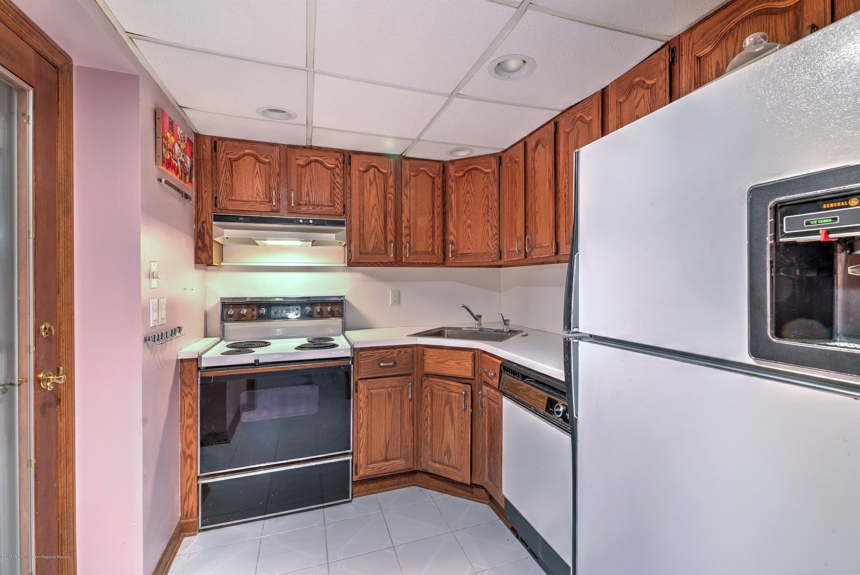 14 Paddock Lane Colts Neck, NJ 07722 - Photo 24 of 30 020_LOWER LEVEL KITCHEN