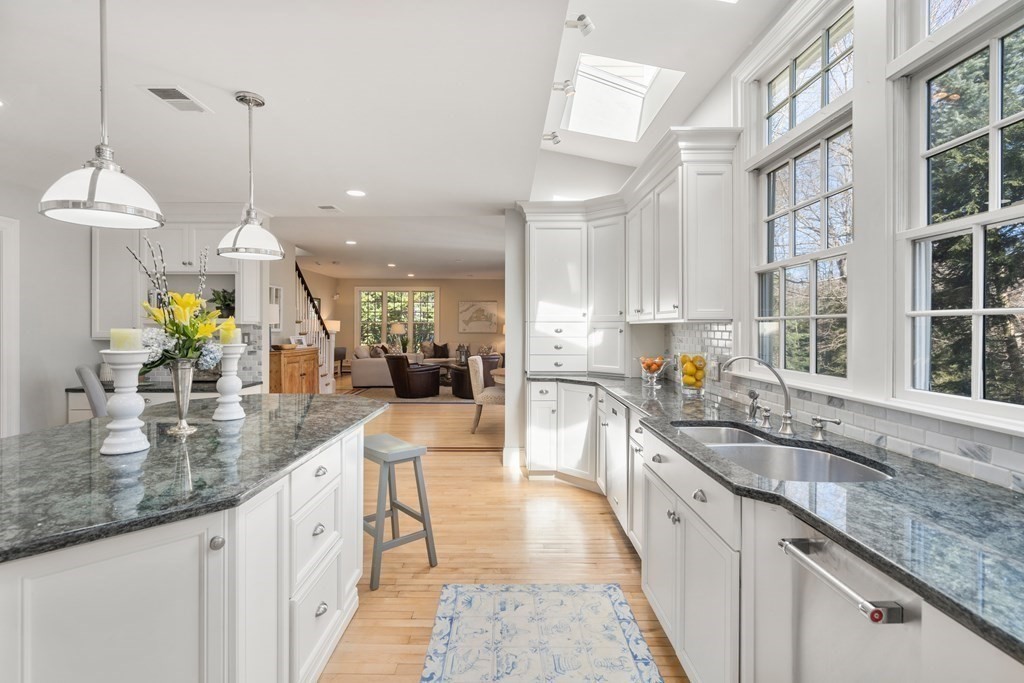 189 Cliff Road Wellesley, MA 02481 - Photo 11 of 35