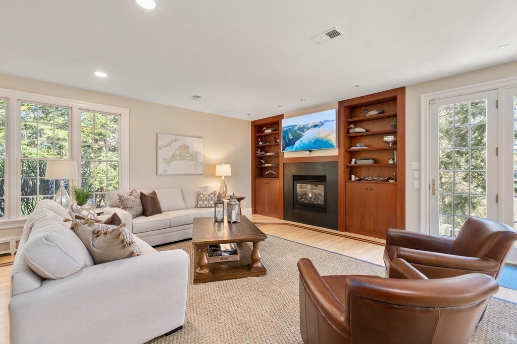 189 Cliff Road Wellesley, MA 02481 - Photo 13 of 35