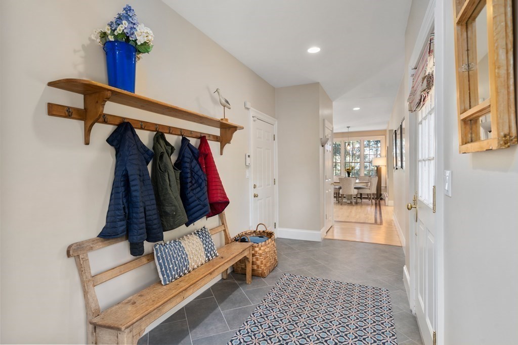 189 Cliff Road Wellesley, MA 02481 - Photo 17 of 35