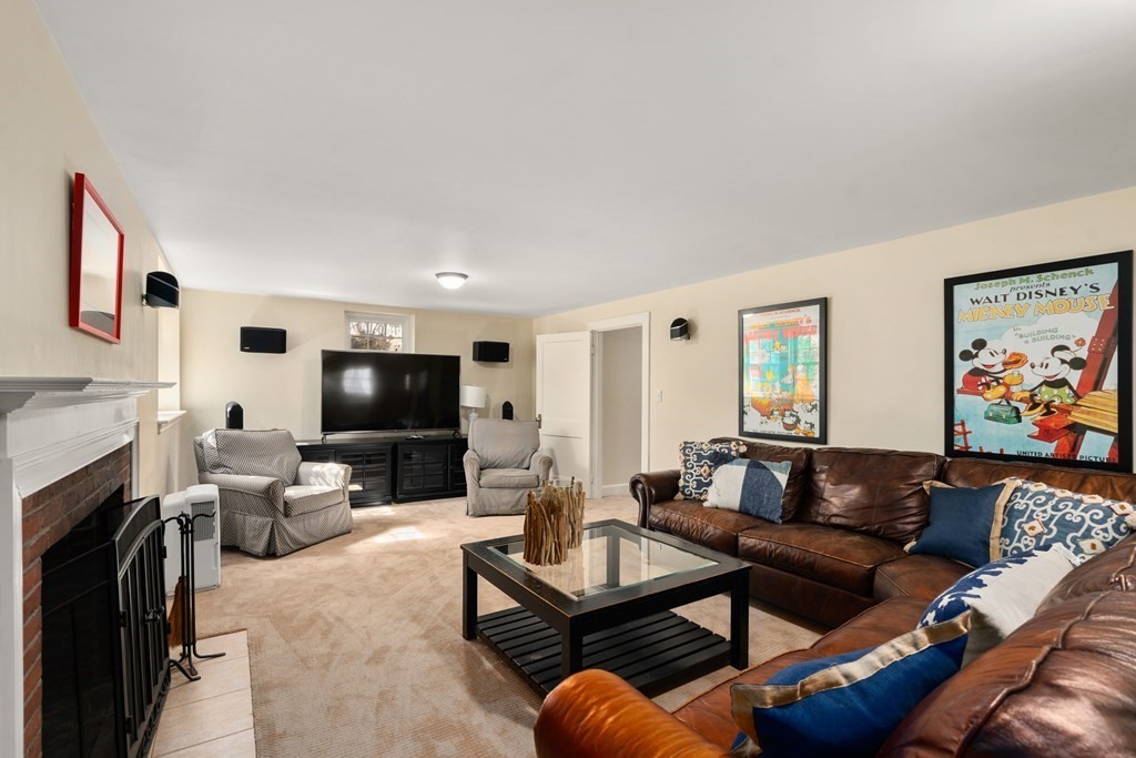 189 Cliff Road Wellesley, MA 02481 - Photo 34 of 35