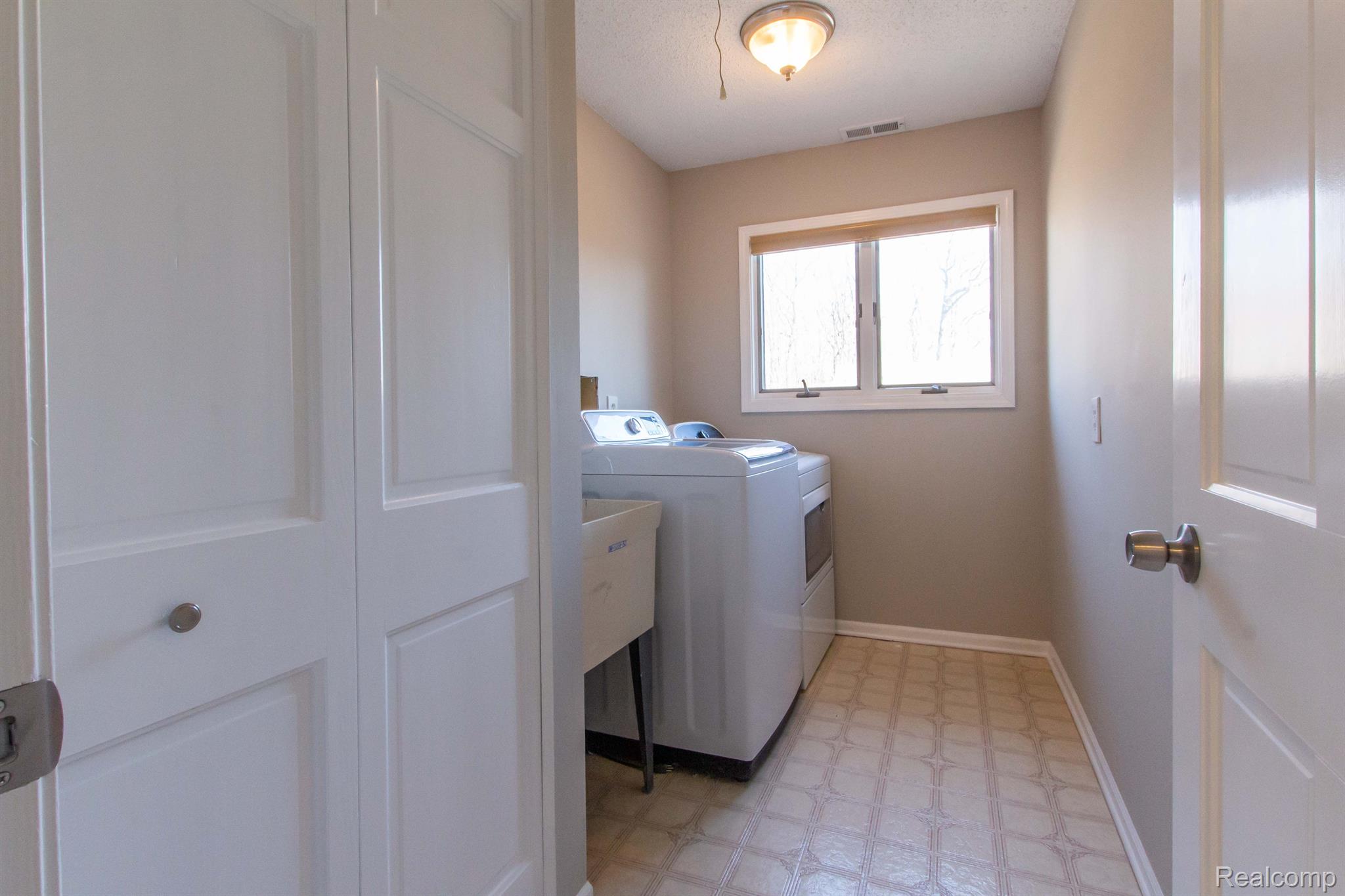 876 Taj Drive Rochester, MI 48307 - Photo 64 of 81 Gallery Image 64