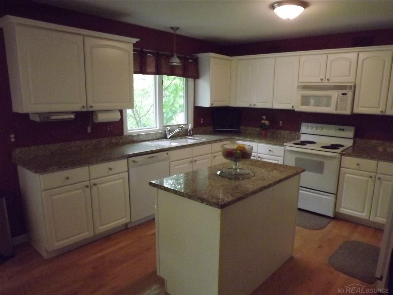 3798 Beechcrest Road Rochester, MI 48309 - Photo 9 of 20 Kitchen