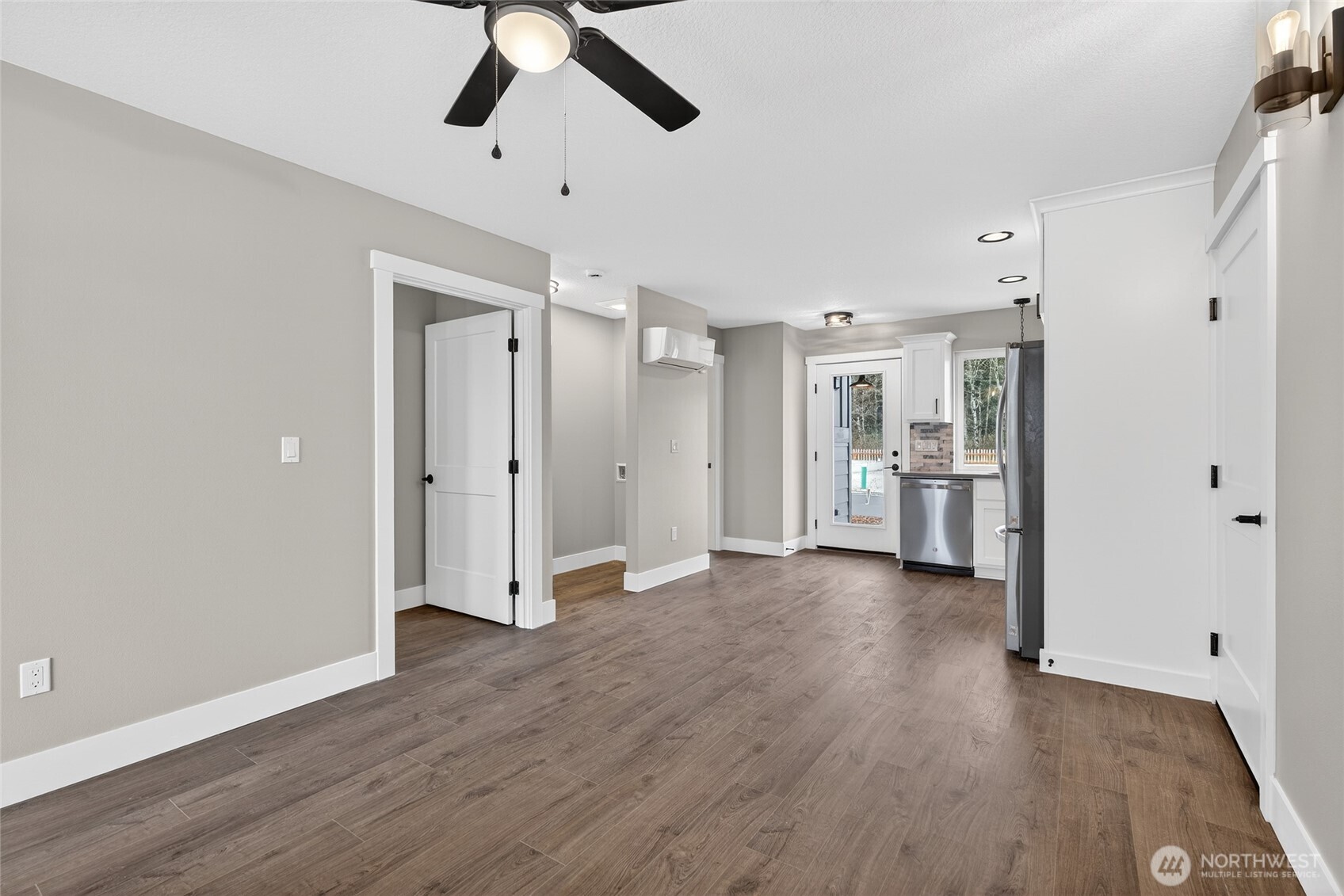 109 7th Street Southwest Long Beach, WA 98631 - Photo 16 of 22 a view of empty room with wooden floor
