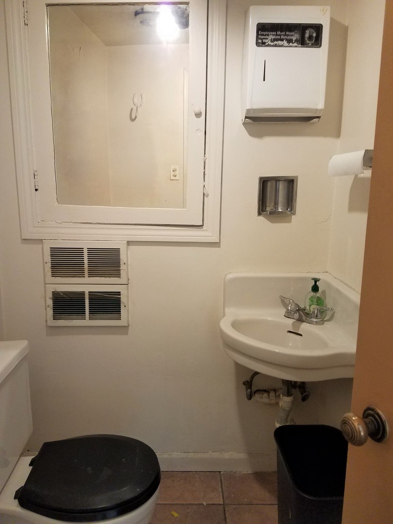 738 West 35th Street Chicago, IL 60608 - Photo 11 of 37