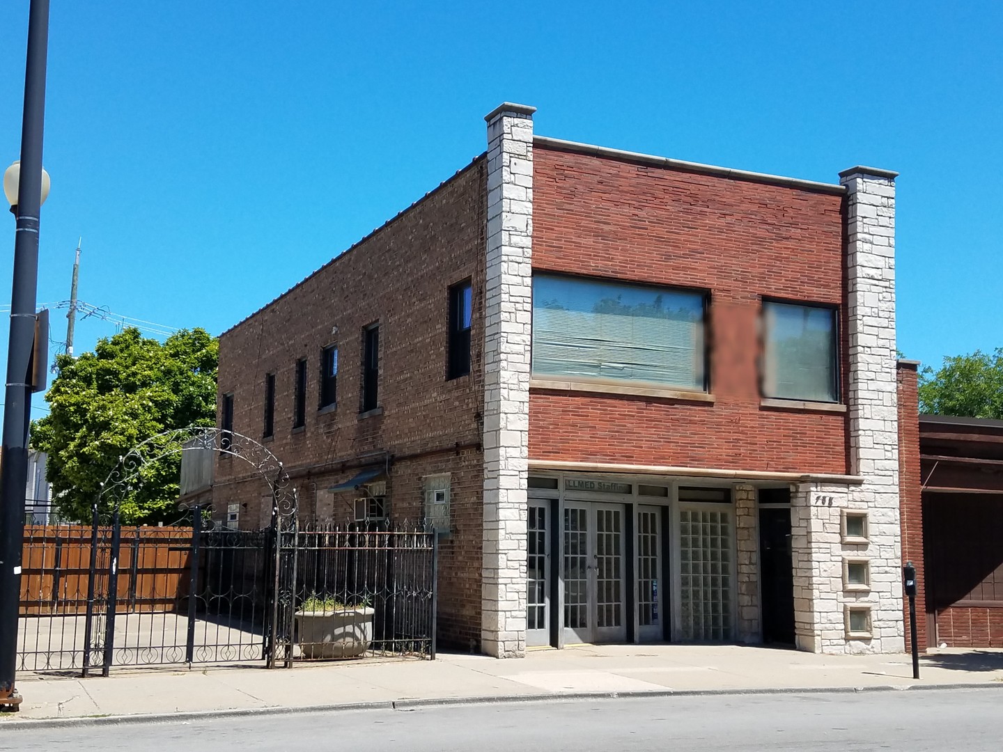 738 West 35th Street Chicago, IL 60608 - Photo 2 of 37