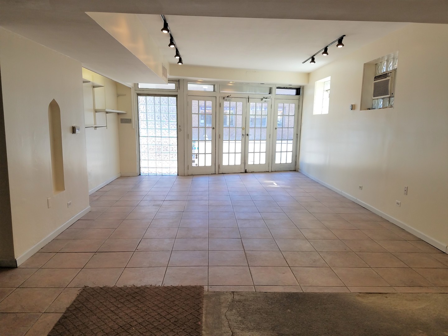 738 West 35th Street Chicago, IL 60608 - Photo 3 of 37