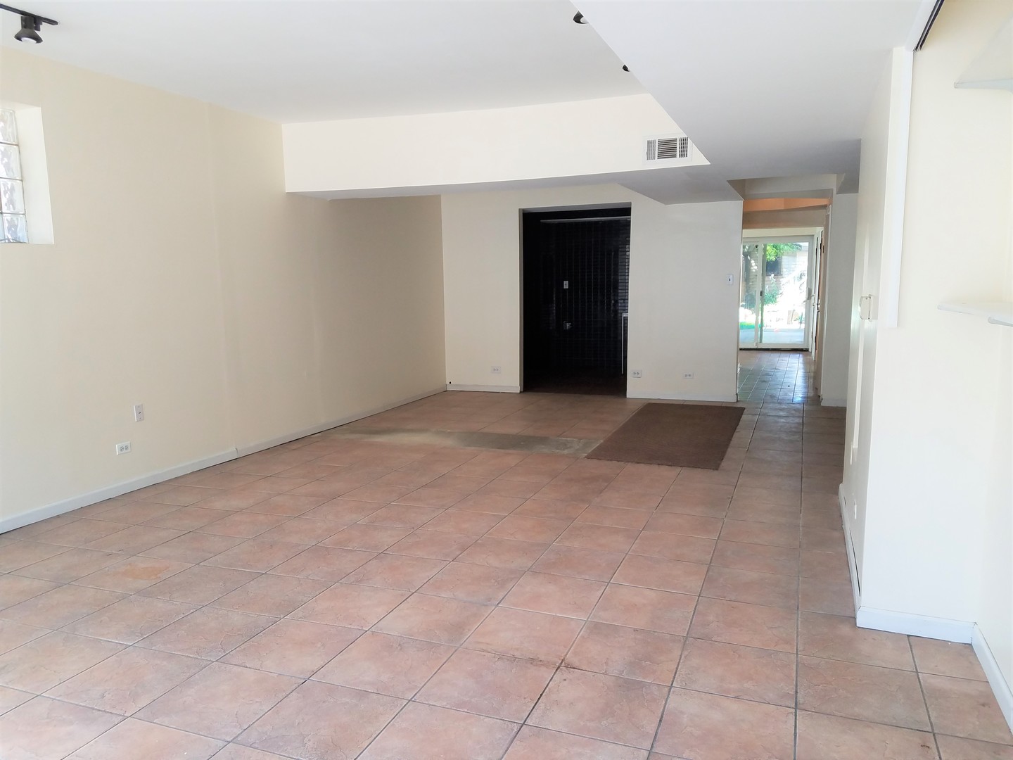 738 West 35th Street Chicago, IL 60608 - Photo 7 of 37