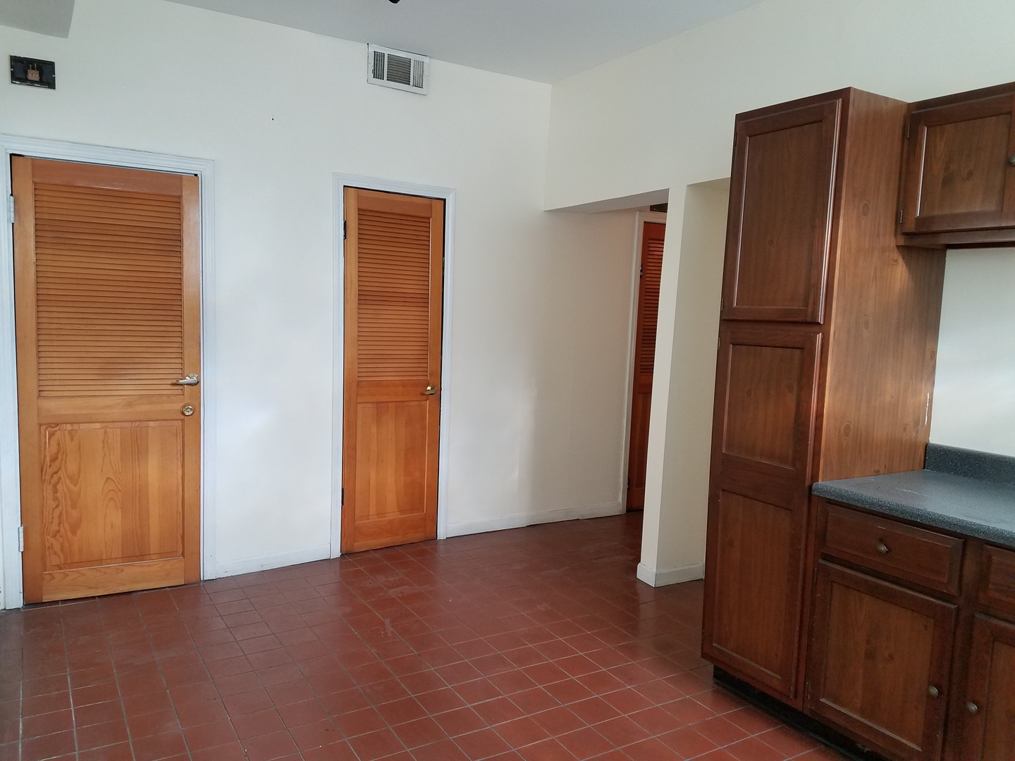 738 West 35th Street Chicago, IL 60608 - Photo 10 of 37