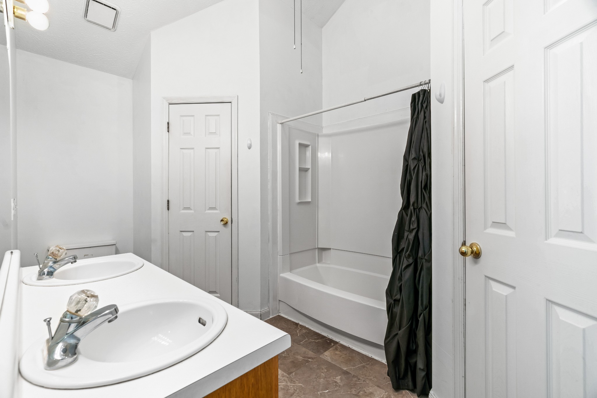 707 Spike Trail Murfreesboro, TN 37129 - Photo 28 of 64 a bathroom with a bathtub and a sink