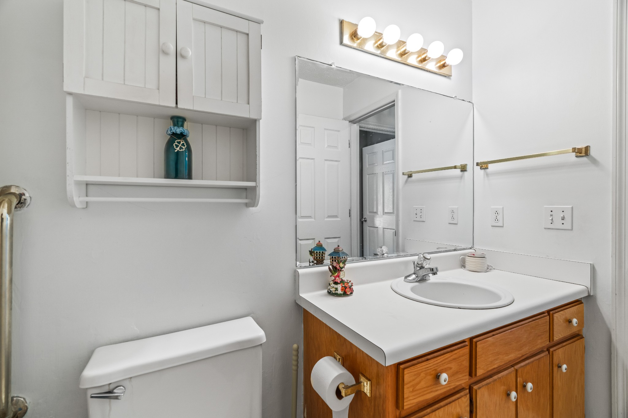 707 Spike Trail Murfreesboro, TN 37129 - Photo 39 of 64 a bathroom with a sink toilet and a mirror