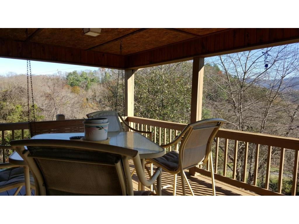 22467 Breezy Point Road Abingdon, VA 24211 - Photo 5 of 11 Enjoy the large deck
