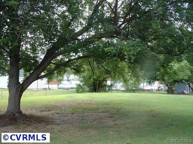 2539 Warner Road Petersburg, VA 23805 - Photo 3 of 6 Other - The back Yard