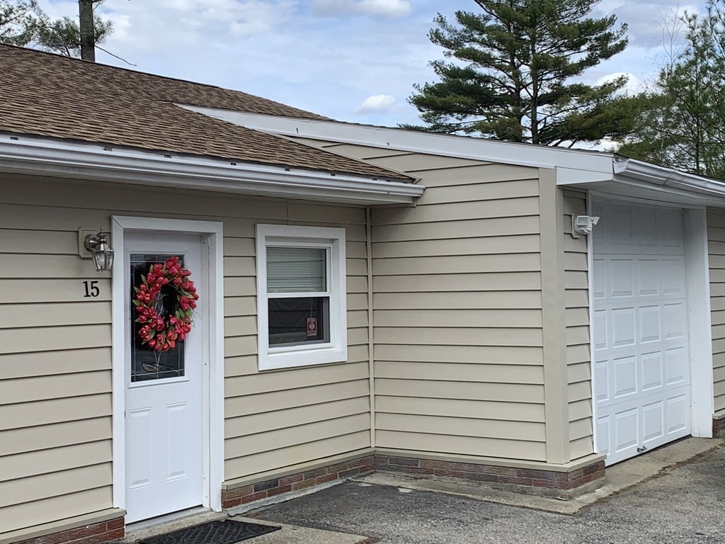 15 Cedar Point Road Webster, MA 01570 - Photo 3 of 24 Gallery Image 3