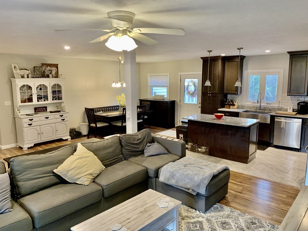 15 Cedar Point Road Webster, MA 01570 - Photo 9 of 24 Gallery Image 9