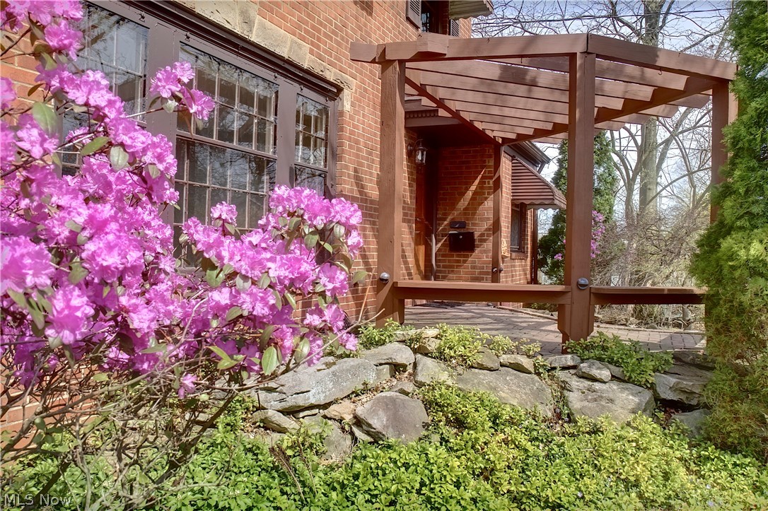 5594 Overlook Road Parma, OH 44129 - Photo 3 of 31 Gallery Image 3