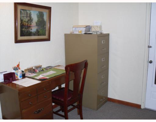 24 Seneca Road Bethel Park, PA 15241 - Photo 16 of 18 Studio/Study/Office. ROOM FOR HOME OFFICE OR STUDY ALSO FOUND IN LOWER LEVEL.