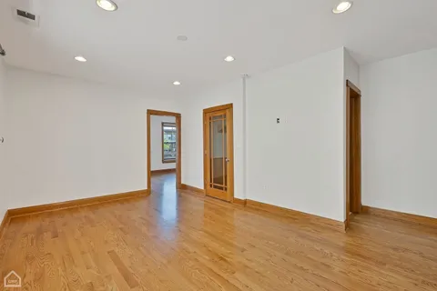 $4,000 | 4544 North Western Avenue, Unit 2, Chicago, IL 60625