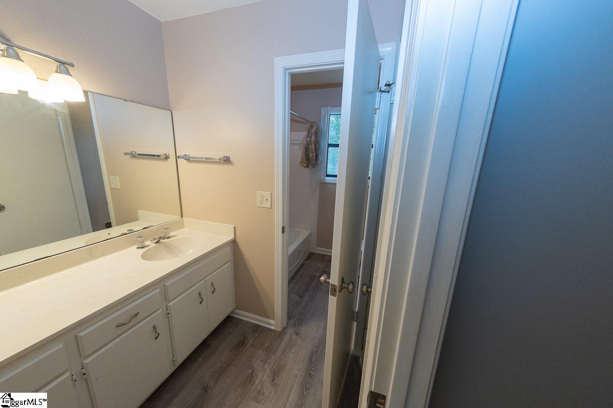 1005 Roper Mountain Road Greenville, SC 29615 - Photo 14 of 29