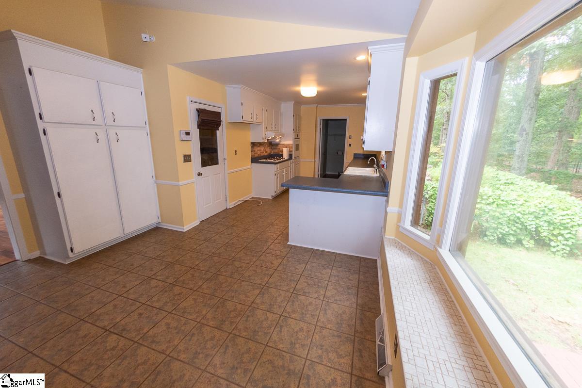 1005 Roper Mountain Road Greenville, SC 29615 - Photo 6 of 29