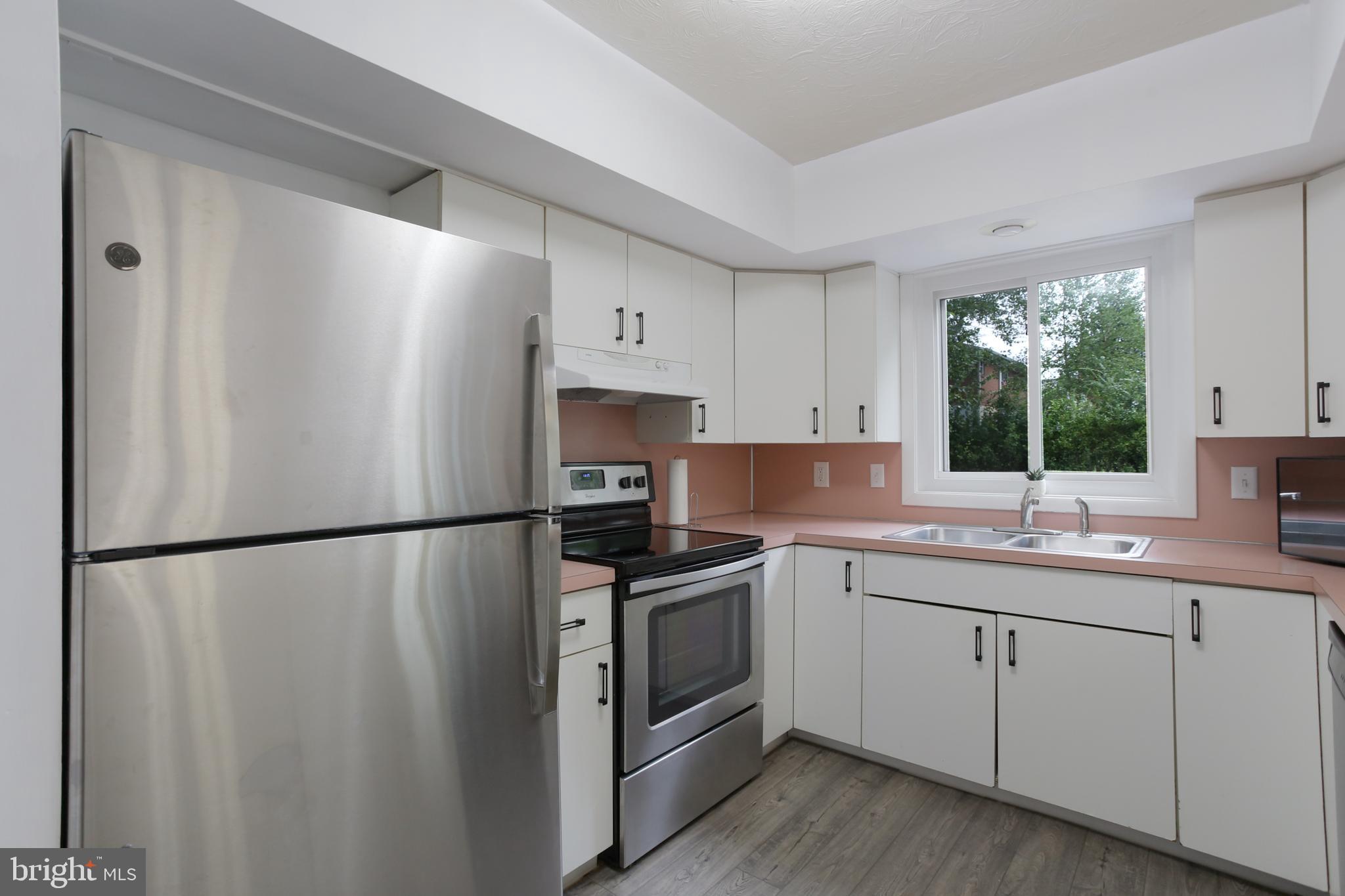 1901 Mountain View Road Middletown, PA 17057 - Photo 7 of 32 Kitchen w/ appliances