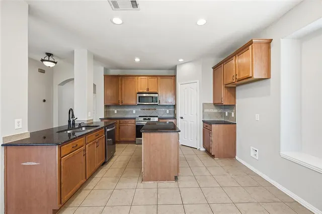 $400,000 | 3817 Regent Street, Midlothian, TX 76065