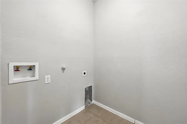 $400,000 | 3817 Regent Street, Midlothian, TX 76065