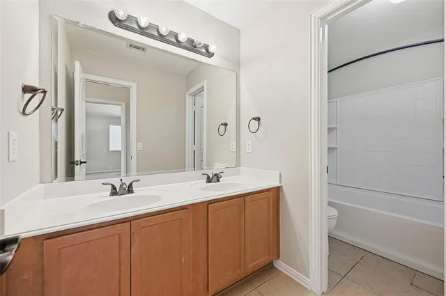 $400,000 | 3817 Regent Street, Midlothian, TX 76065