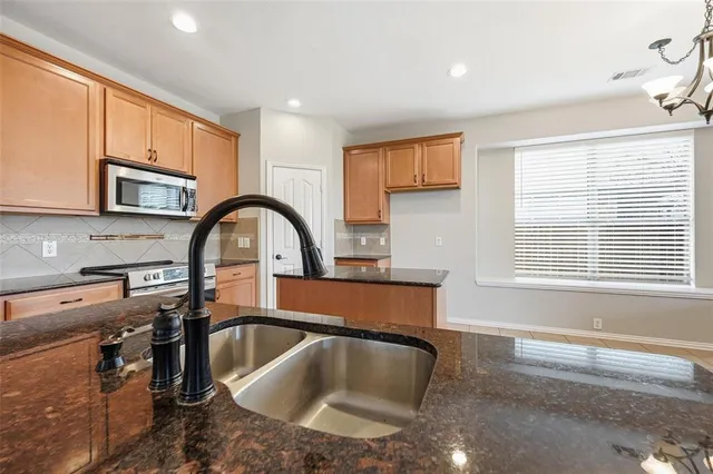 $400,000 | 3817 Regent Street, Midlothian, TX 76065