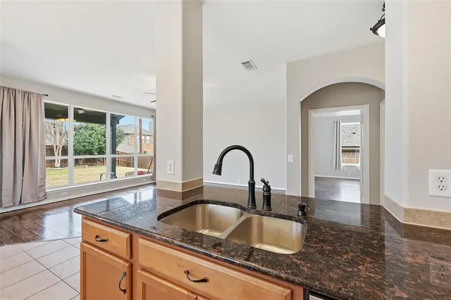 $400,000 | 3817 Regent Street, Midlothian, TX 76065