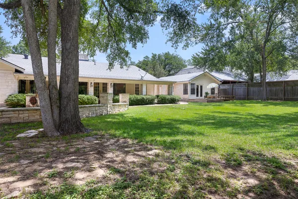 $538,000 | 1102 North Ave F, Elgin, TX 78621